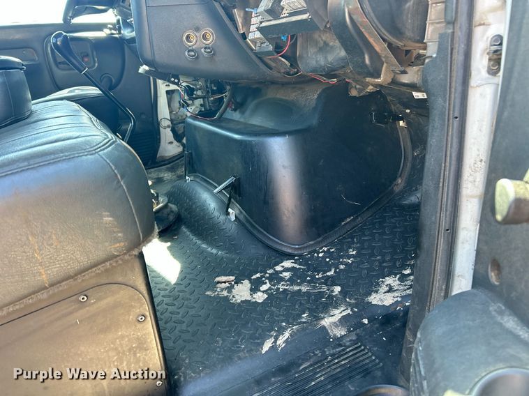 image for item EK2919 2006 Chevrolet C7500 utility / service truck