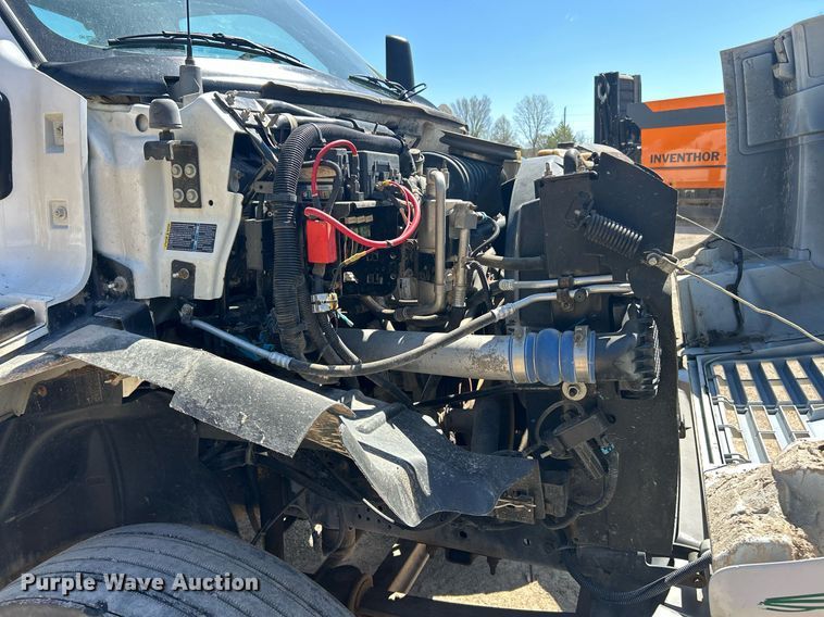 image for item EK2919 2006 Chevrolet C7500 utility / service truck