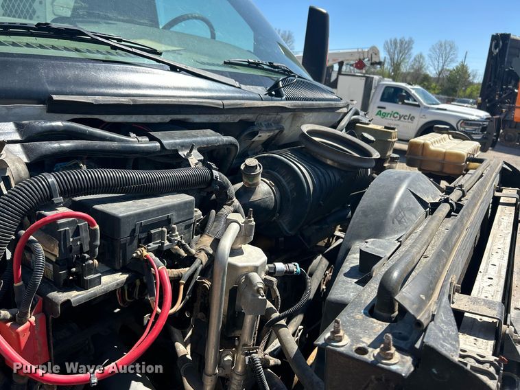 image for item EK2919 2006 Chevrolet C7500 utility / service truck