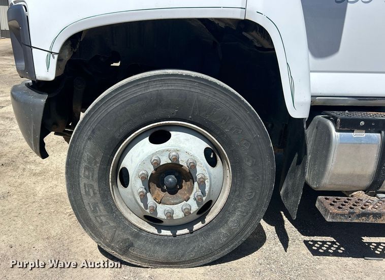 image for item EK2919 2006 Chevrolet C7500 utility / service truck