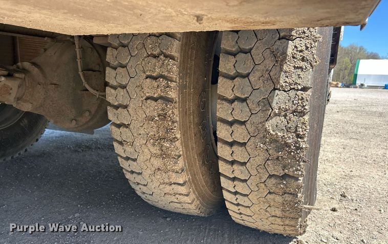 image for item EK2919 2006 Chevrolet C7500 utility / service truck