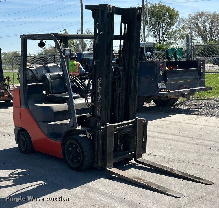 image for item EK2923 Toyota 8FGU30 forklift
