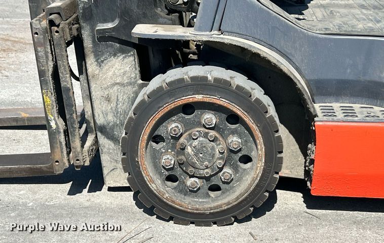 image for item EK2923 Toyota 8FGU30 forklift