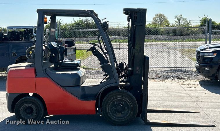 image for item EK2924 Toyota 8FGU30 forklift