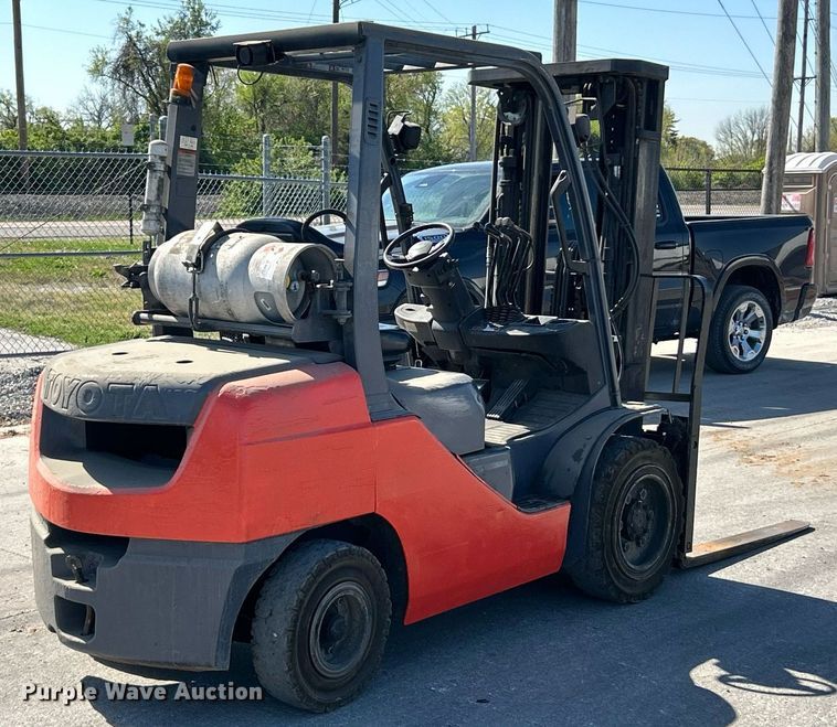 image for item EK2924 Toyota 8FGU30 forklift