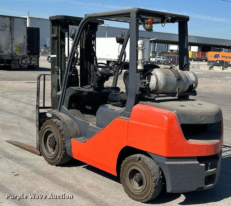 image for item EK2924 Toyota 8FGU30 forklift