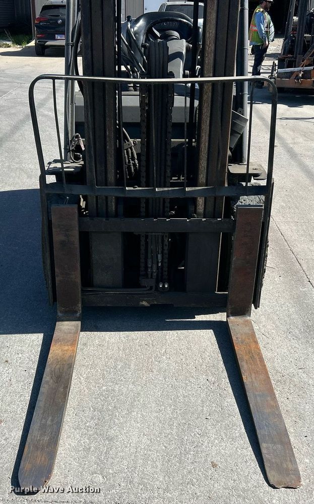 image for item EK2924 Toyota 8FGU30 forklift