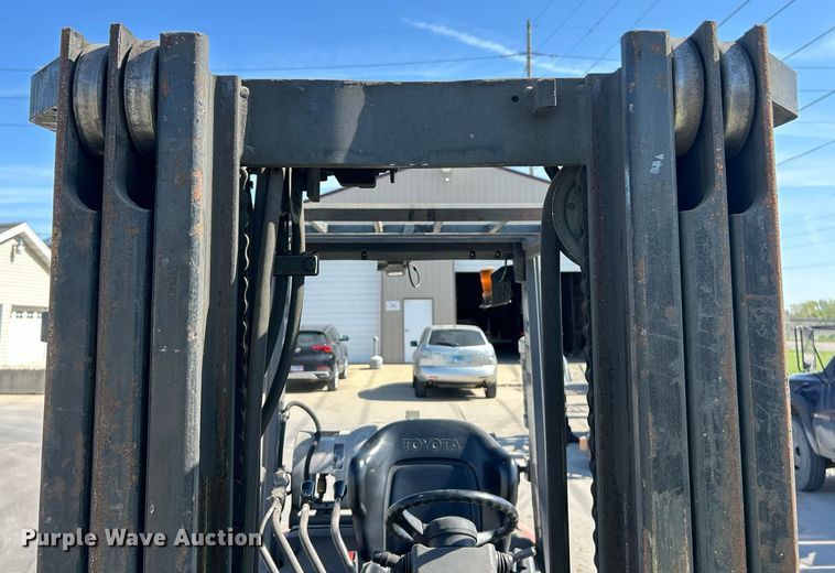 image for item EK2924 Toyota 8FGU30 forklift