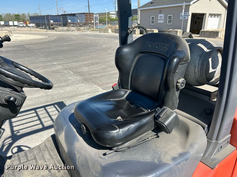 image for item EK2924 Toyota 8FGU30 forklift