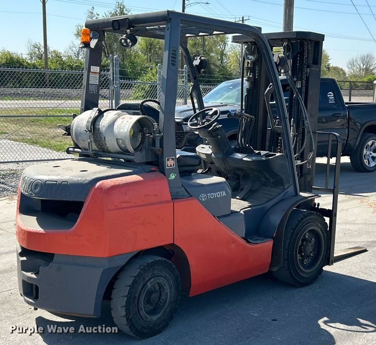image for item EK2926 Toyota 8FGU30 forklift