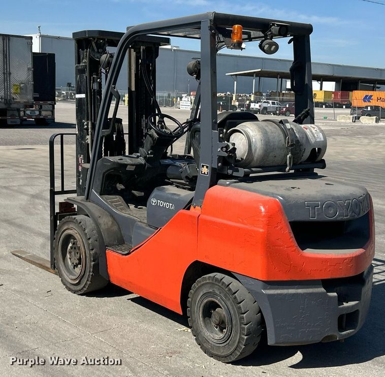 image for item EK2926 Toyota 8FGU30 forklift