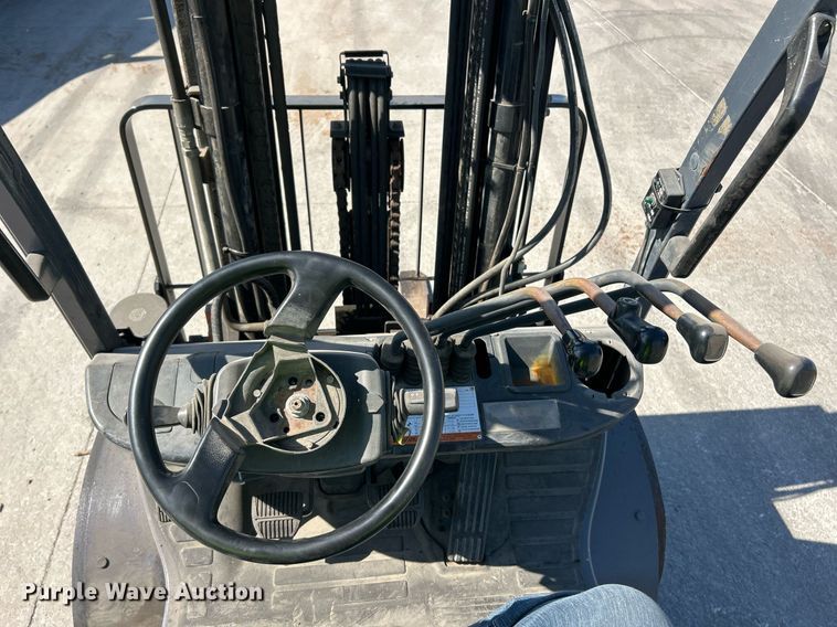 image for item EK2926 Toyota 8FGU30 forklift