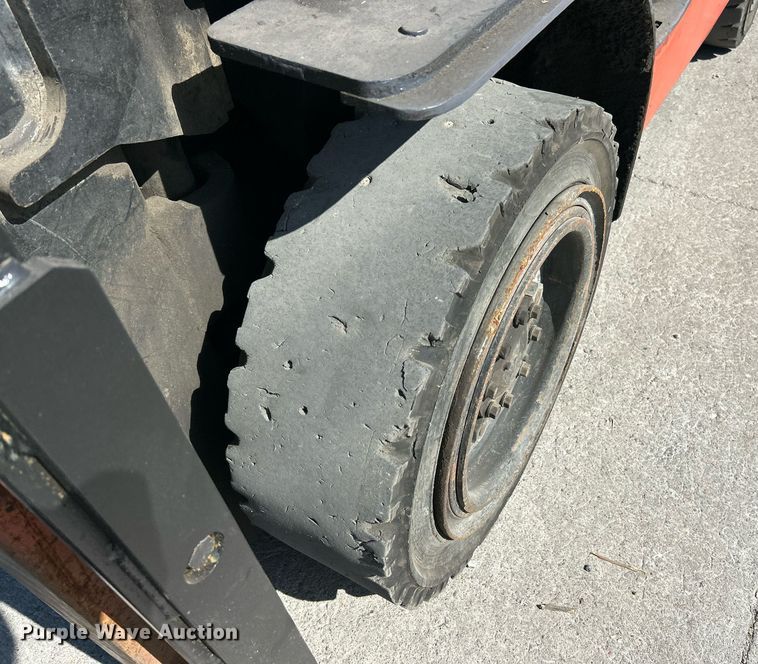 image for item EK2926 Toyota 8FGU30 forklift