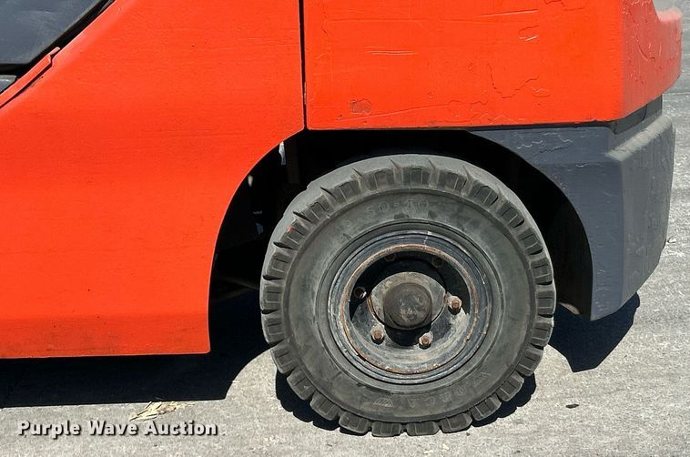 image for item EK2926 Toyota 8FGU30 forklift