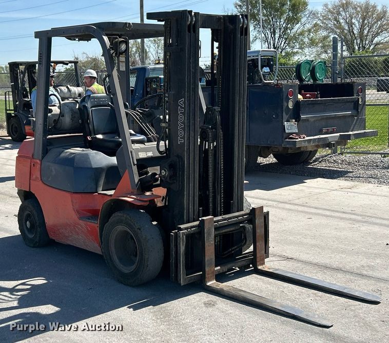 image for item EK2927 Toyota 7FGU25 forklift