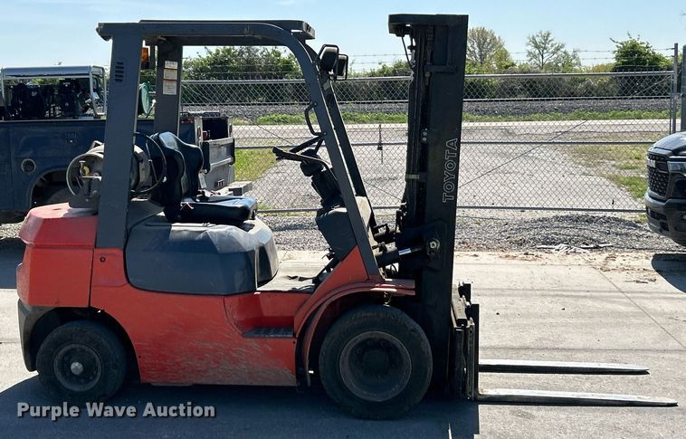 image for item EK2927 Toyota 7FGU25 forklift