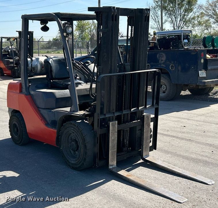 image for item EK2929 Toyota 8FGU30 forklift