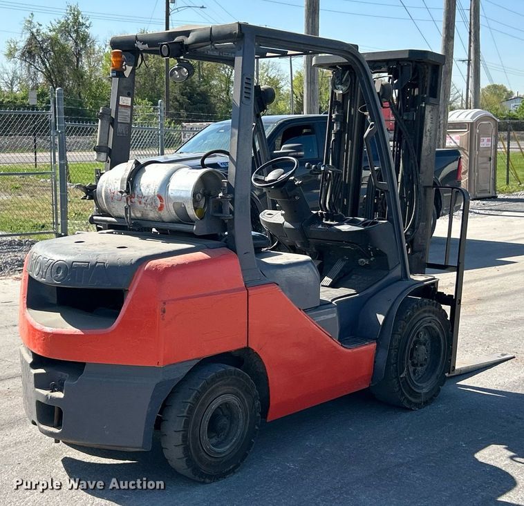 image for item EK2929 Toyota 8FGU30 forklift