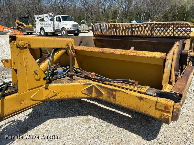 image for item EK2931 1999 Reynolds 14CS scraper