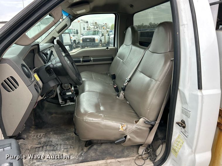 image for item EK2935 2008 Ford F550 Super Duty XL bucket truck