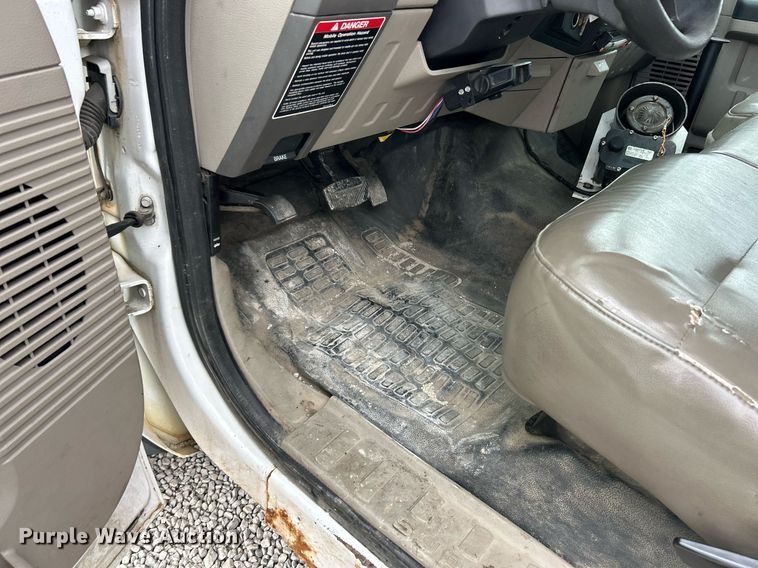 image for item EK2935 2008 Ford F550 Super Duty XL bucket truck