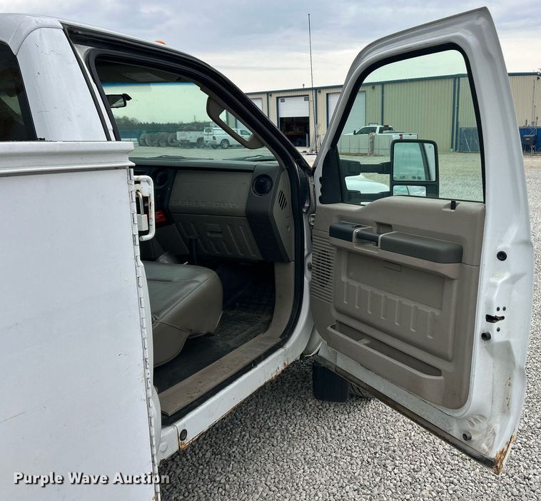 image for item EK2935 2008 Ford F550 Super Duty XL bucket truck