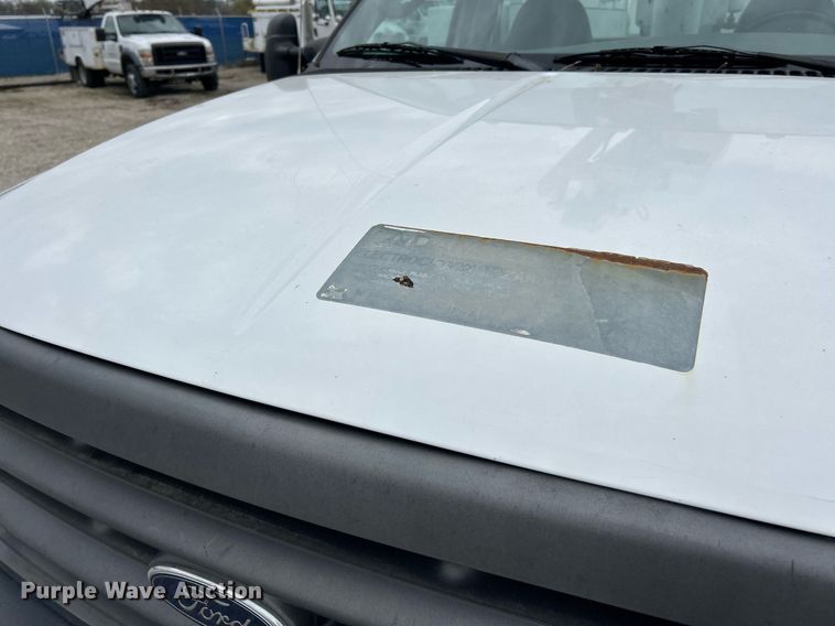 image for item EK2936 2004 Ford F450 Super Duty XL bucket truck