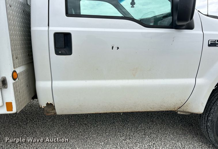 image for item EK2936 2004 Ford F450 Super Duty XL bucket truck