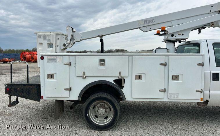 image for item EK2936 2004 Ford F450 Super Duty XL bucket truck