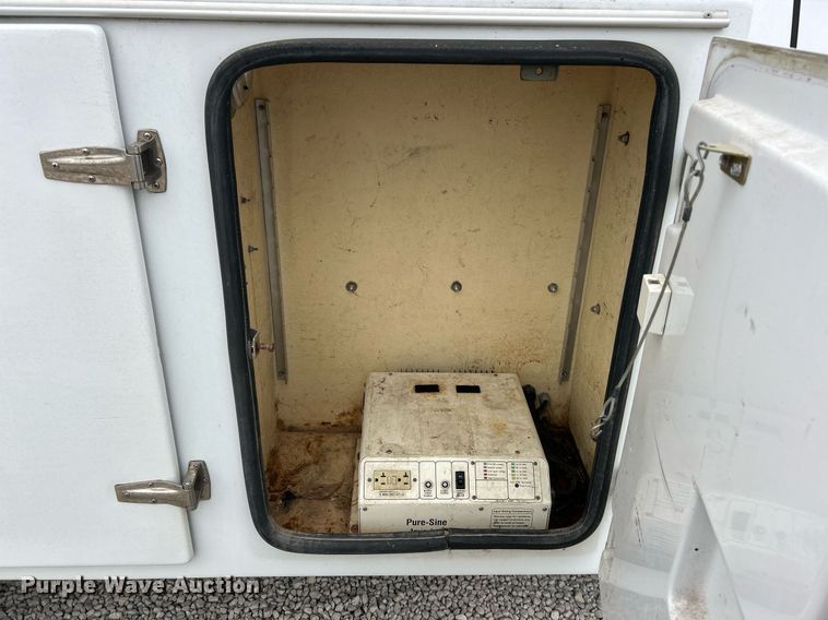 image for item EK2936 2004 Ford F450 Super Duty XL bucket truck