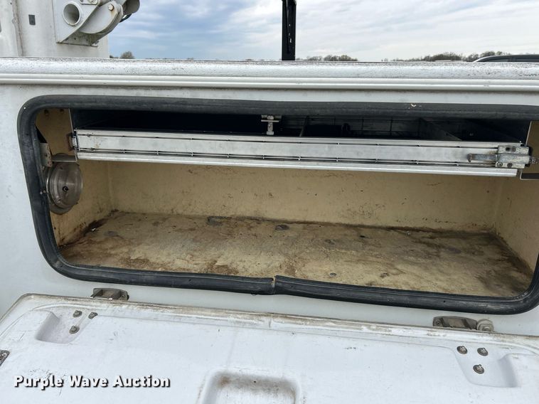 image for item EK2936 2004 Ford F450 Super Duty XL bucket truck