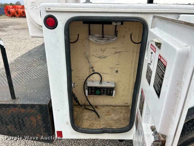 image for item EK2936 2004 Ford F450 Super Duty XL bucket truck