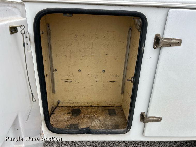 image for item EK2936 2004 Ford F450 Super Duty XL bucket truck