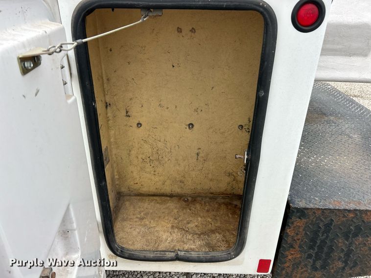 image for item EK2936 2004 Ford F450 Super Duty XL bucket truck