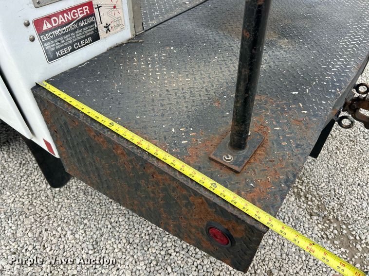 image for item EK2936 2004 Ford F450 Super Duty XL bucket truck