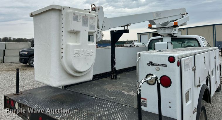 image for item EK2936 2004 Ford F450 Super Duty XL bucket truck