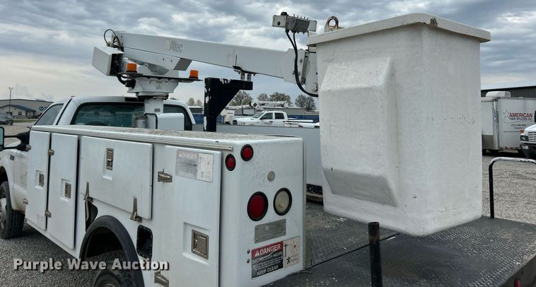 image for item EK2936 2004 Ford F450 Super Duty XL bucket truck