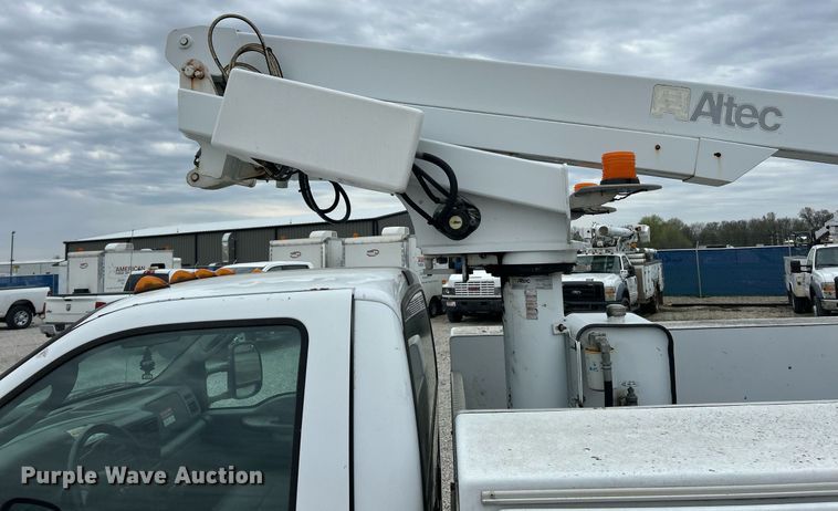 image for item EK2936 2004 Ford F450 Super Duty XL bucket truck