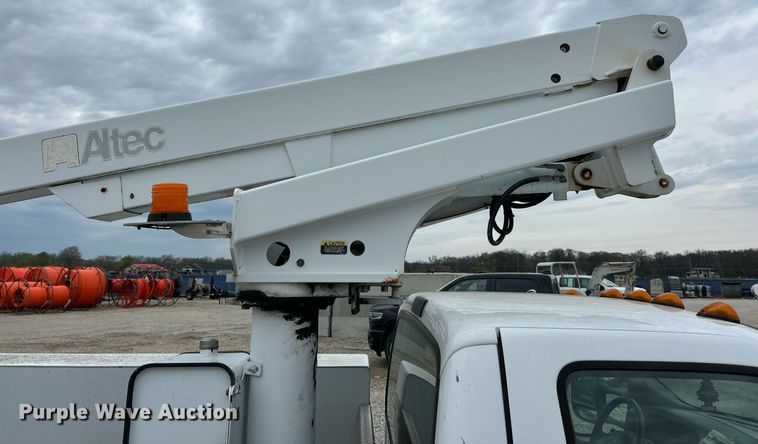 image for item EK2936 2004 Ford F450 Super Duty XL bucket truck