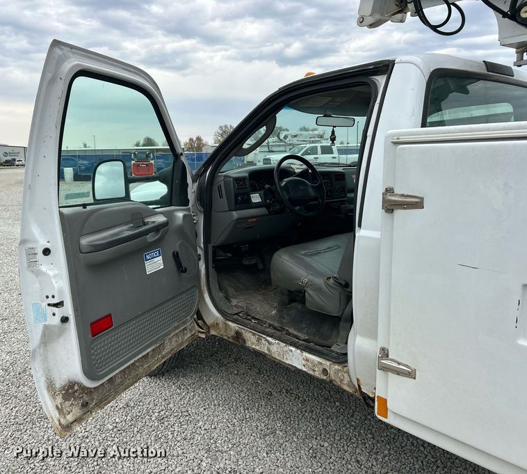 image for item EK2936 2004 Ford F450 Super Duty XL bucket truck