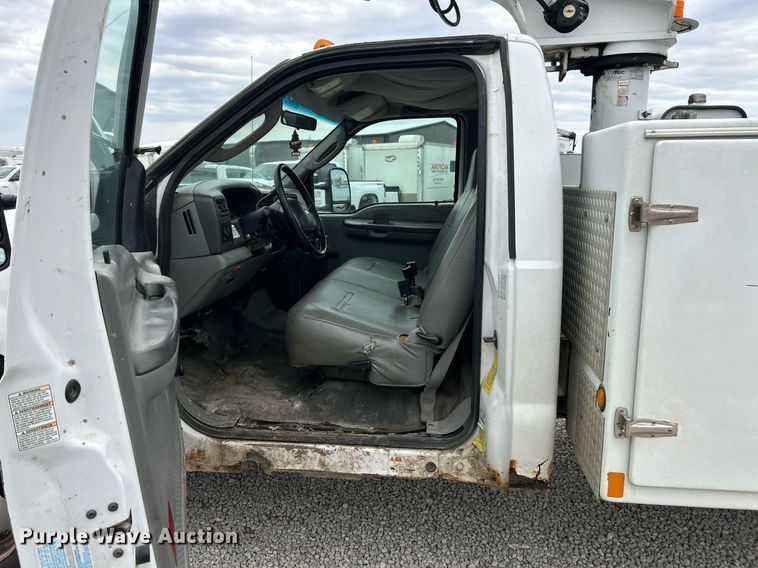 image for item EK2936 2004 Ford F450 Super Duty XL bucket truck