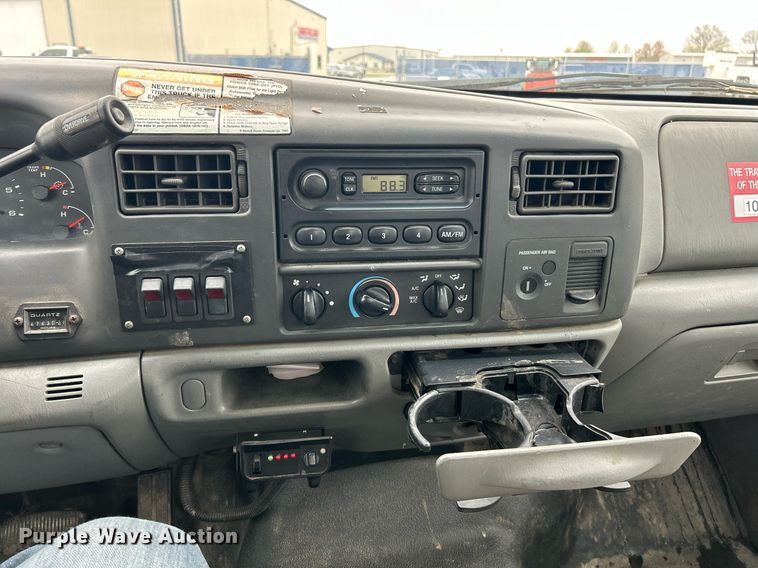 image for item EK2936 2004 Ford F450 Super Duty XL bucket truck