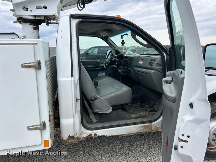 image for item EK2936 2004 Ford F450 Super Duty XL bucket truck