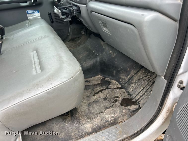 image for item EK2936 2004 Ford F450 Super Duty XL bucket truck