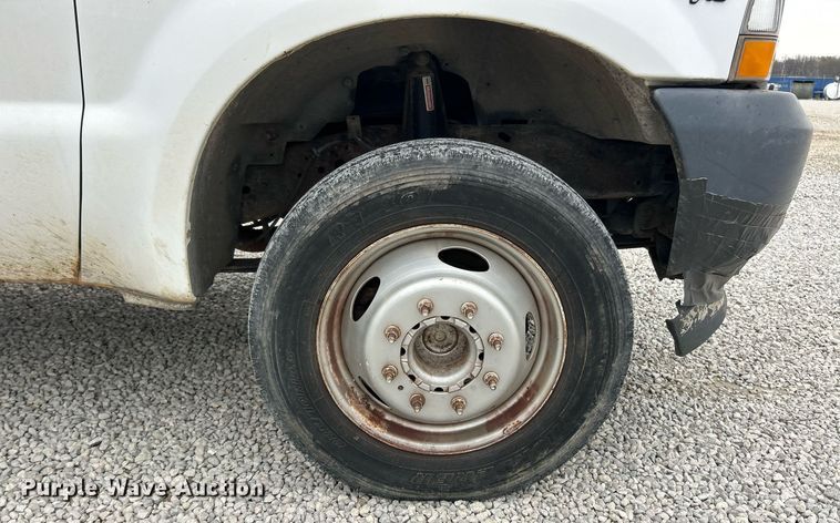 image for item EK2936 2004 Ford F450 Super Duty XL bucket truck