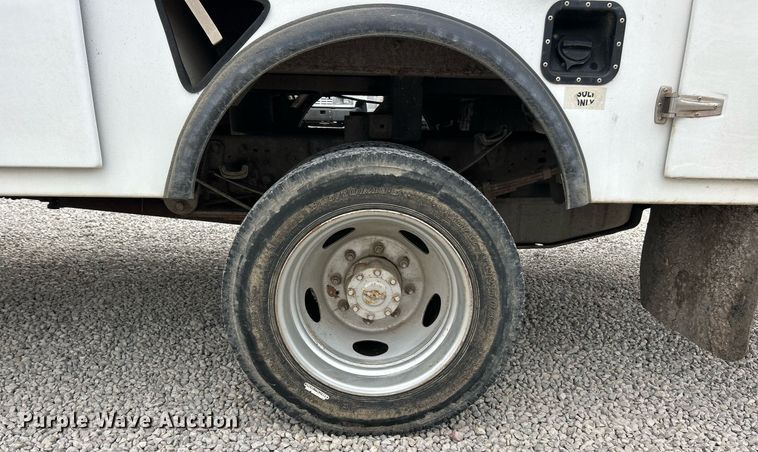 image for item EK2936 2004 Ford F450 Super Duty XL bucket truck