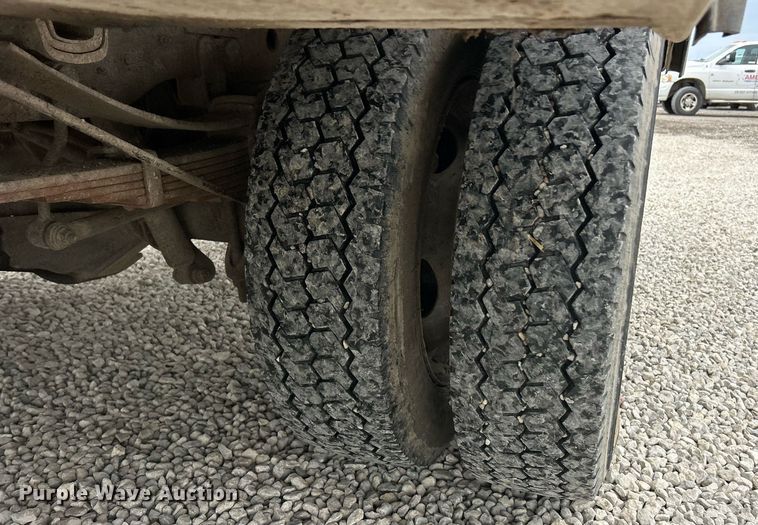 image for item EK2936 2004 Ford F450 Super Duty XL bucket truck