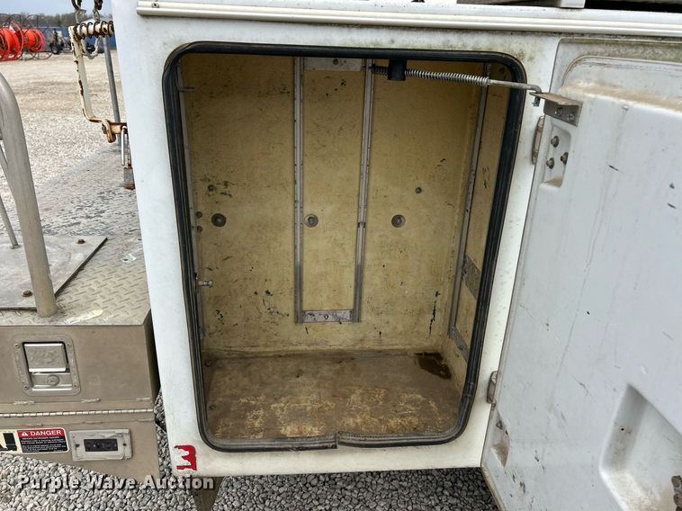 image for item EK2937 2009 Ford F550 Super Duty XL bucket truck