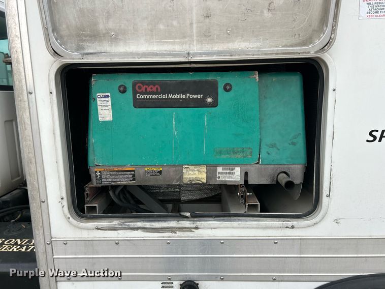 image for item EK2938 2006 GMC C5500 bucket truck