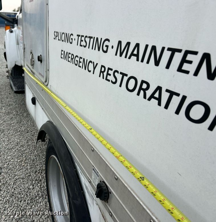 image for item EK2938 2006 GMC C5500 bucket truck